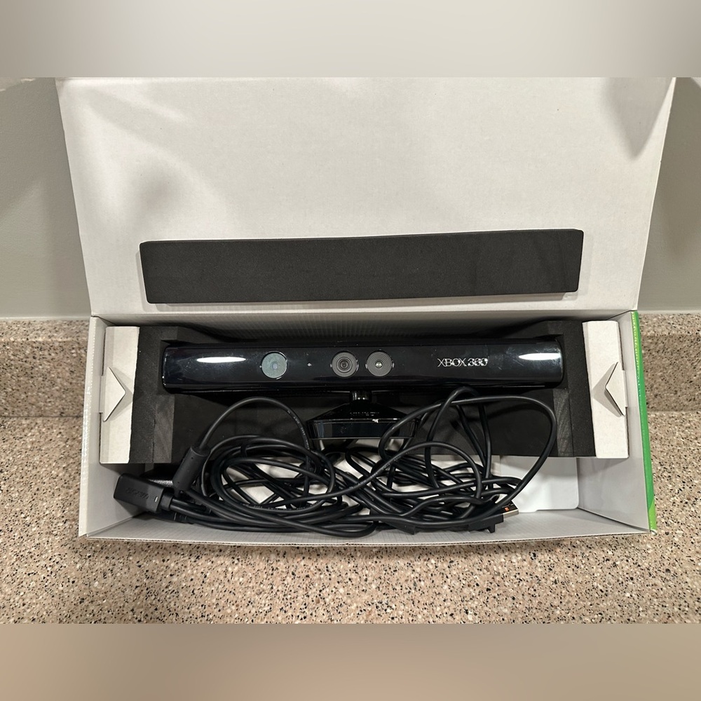 Kinect XBox360 Sensor - Picture 3 of 3